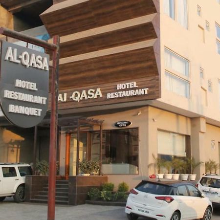 Al-Qasa Hotel Zirakpur Exteriör bild