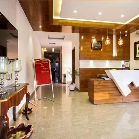 Al-Qasa Hotel Zirakpur Exteriör bild
