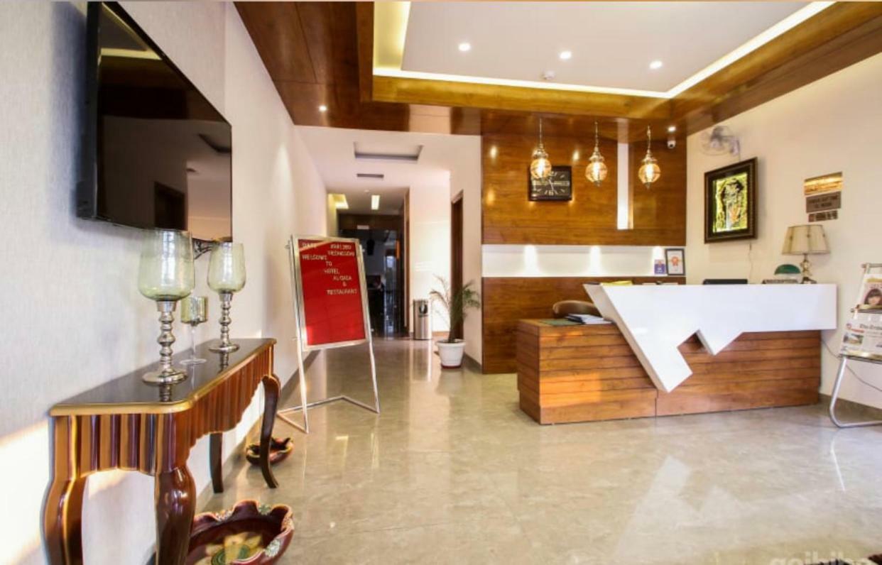 Al-Qasa Hotel Zirakpur Exteriör bild